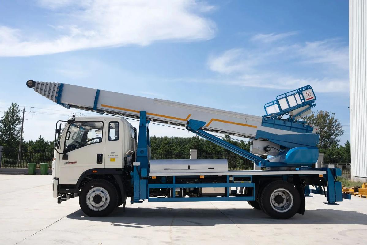 泰州云梯上料车租赁费用