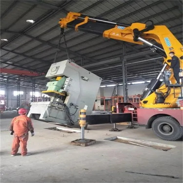 泰州80吨折臂吊车出租附近电话